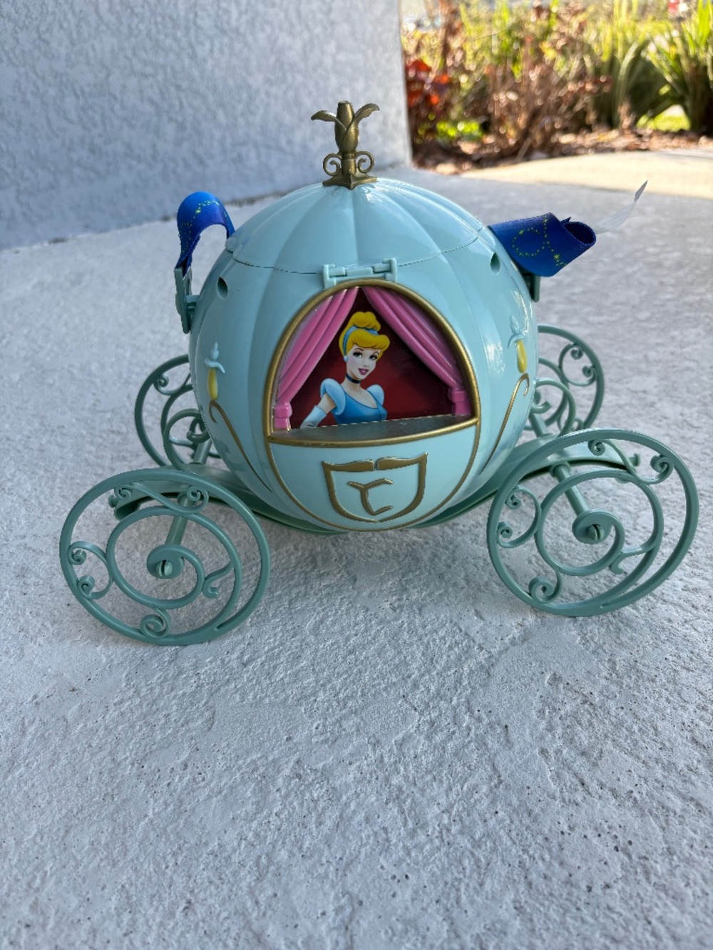 Disney Parks Cinderella’s Carriage Popcorn Bucket with Strsp